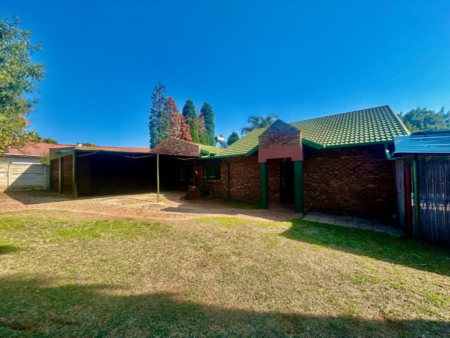 5 Bedroom Property for Sale in Ifafi North West